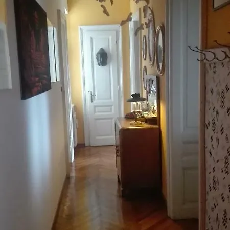 Stanza In Centro Con Vista Sulla Citta' * Trieste
